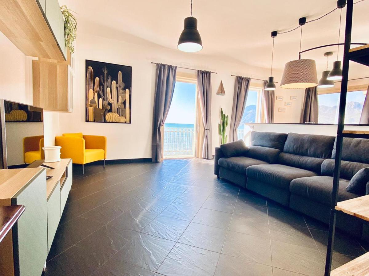 Sea View Apartment 5 Mt From The Beach Salerno Exterior photo