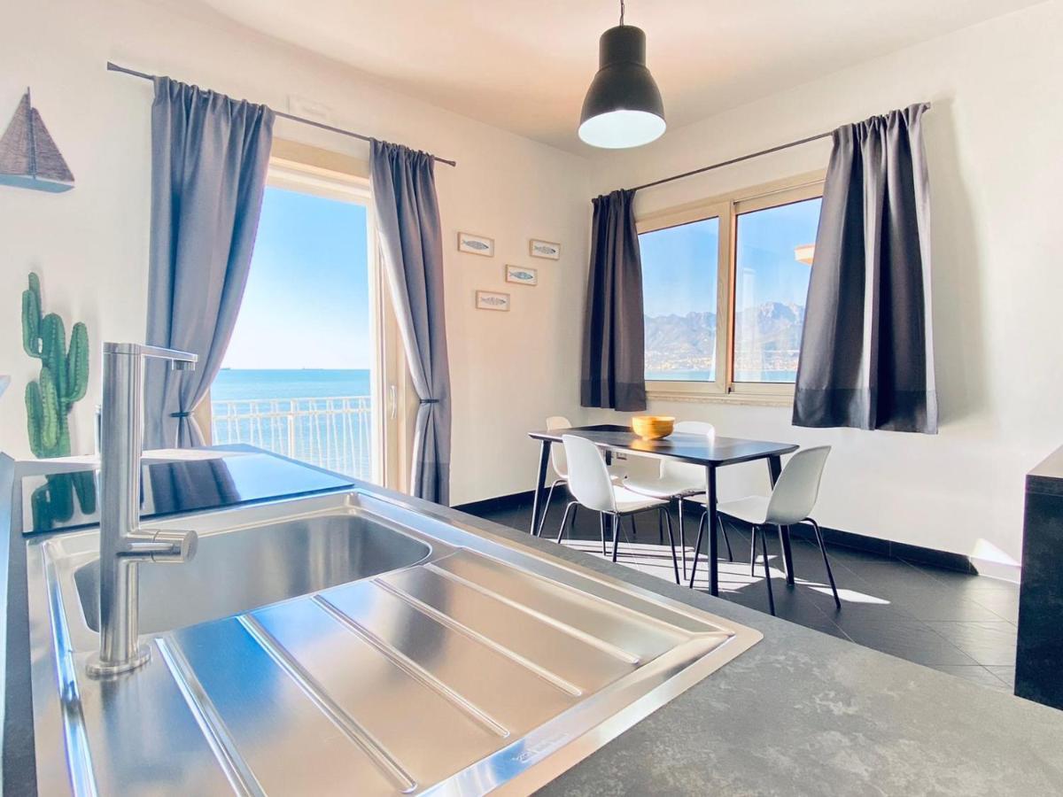 Sea View Apartment 5 Mt From The Beach Salerno Exterior photo