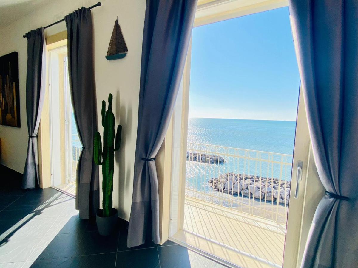 Sea View Apartment 5 Mt From The Beach Salerno Exterior photo