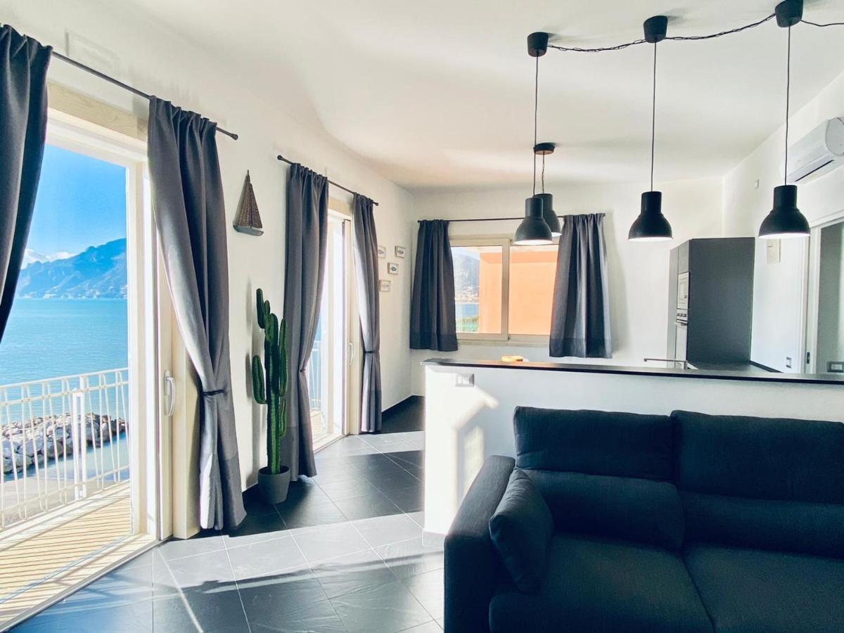 Sea View Apartment 5 Mt From The Beach Salerno Exterior photo