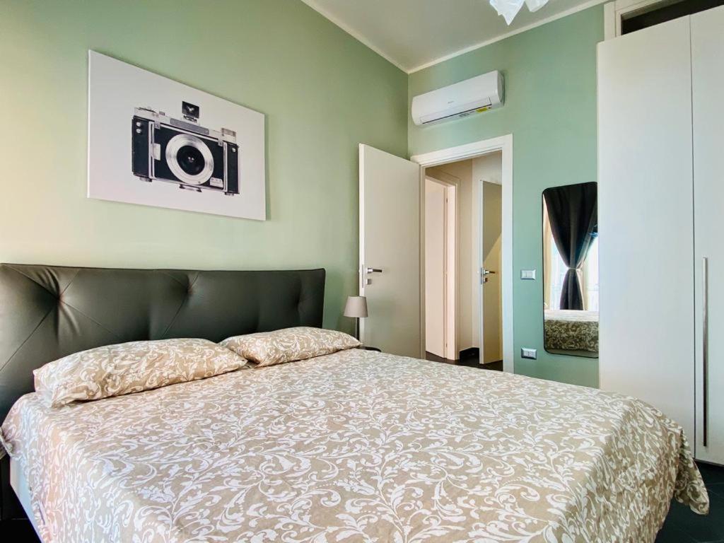 Sea View Apartment 5 Mt From The Beach Salerno Exterior photo