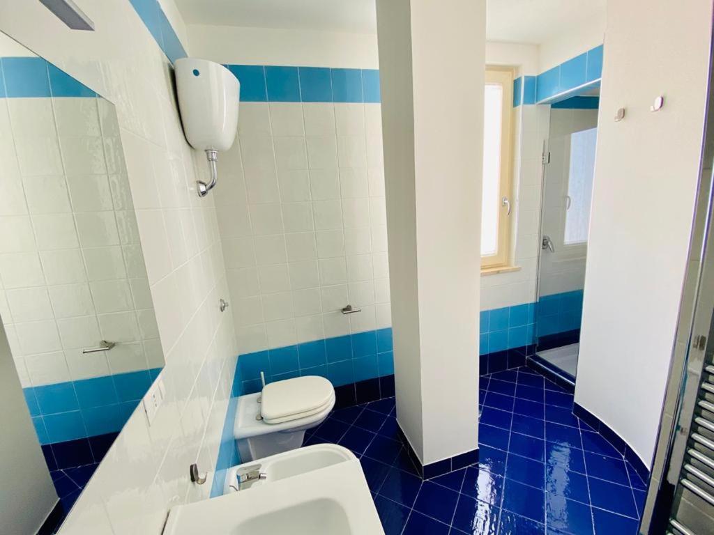 Sea View Apartment 5 Mt From The Beach Salerno Exterior photo