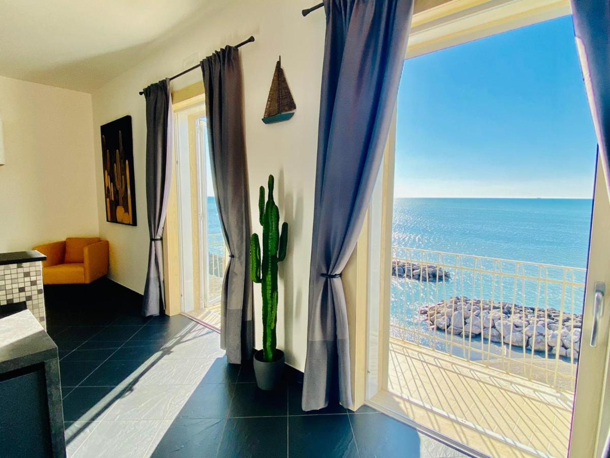 Sea View Apartment 5 Mt From The Beach Salerno Exterior photo